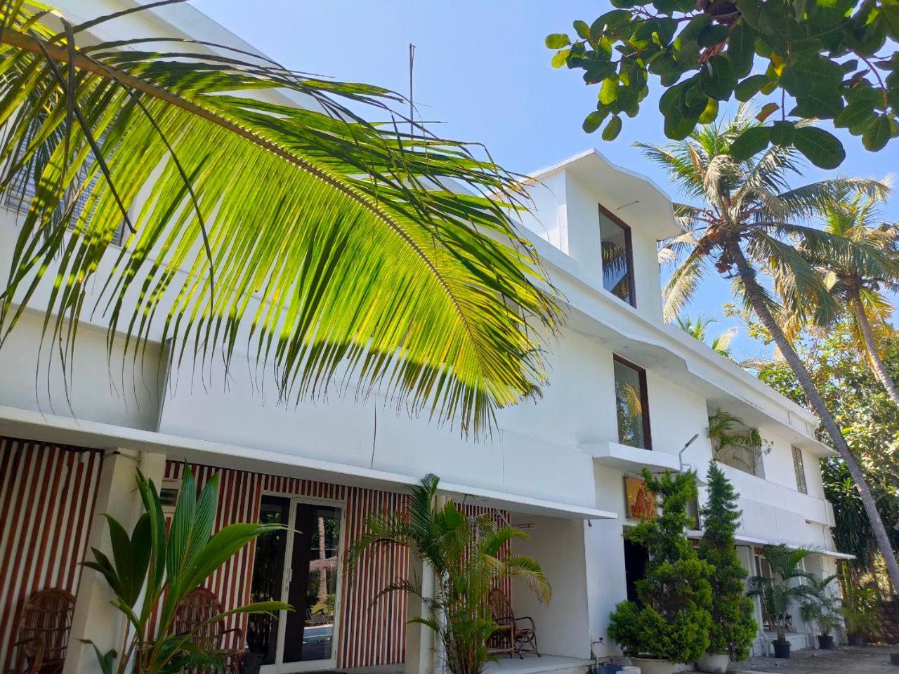 Satta Beach Deluxe Varkala Buitenkant foto